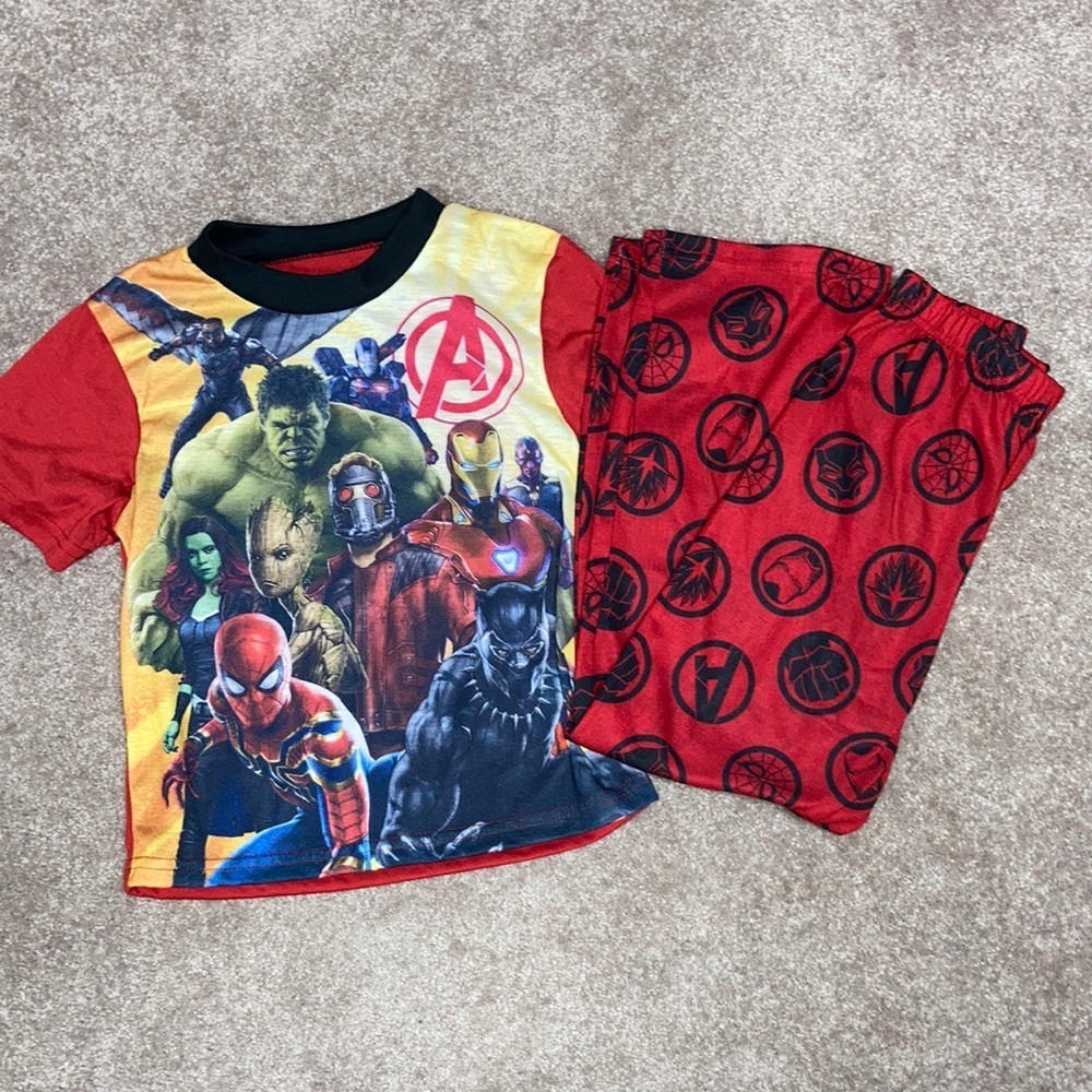 5/$20 Marvel avengers size 8 summer pajamas